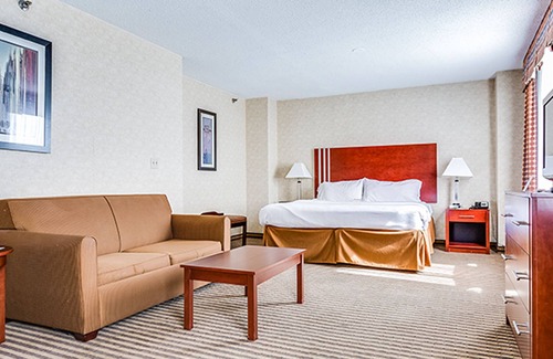 Central Business District Hotel | Lynchburg Grand Hotel
