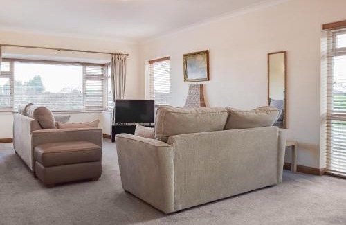 Sandbach House | Lyncroft Holiday Bungalow