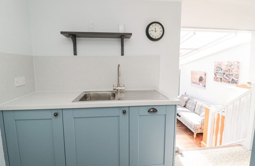 Beadnell Cottage | LYNDHURST COTTAGE, family friendly, with a garden in Beadnell