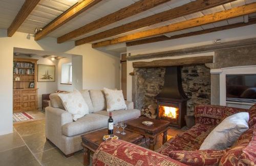 Leyburn House | Lyndhurst Cottage
