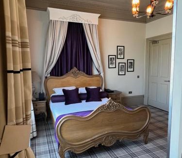 Johnstone Hotel | Lynnhurst Hotel