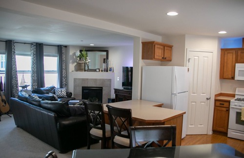Picnic Point-North Lynnwood House | Lynnwood Airport-Retreat