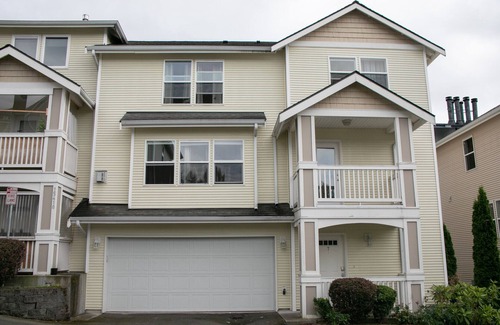 Picnic Point-North Lynnwood House | Lynnwood Airport-Retreat