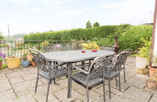 Drybrook Cottage | LYNTON HOUSE, family friendly, with a garden in Drybrook