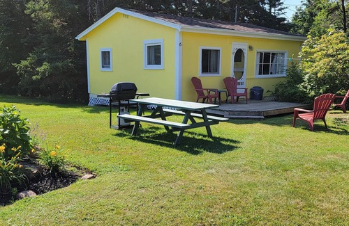 York Cottage | Lyons Cottages - Cottage #6, 3BR Walk to the Beaches of Stanhope National Park!