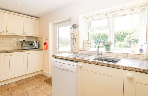 East Dereham Cottage | LYONS GREEN, pet friendly, luxury holiday cottage in Little Fransham