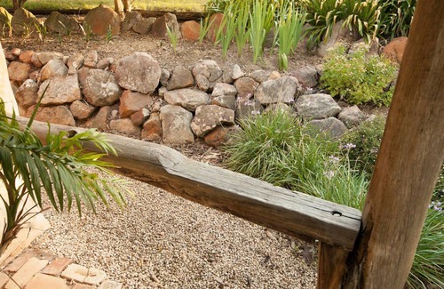 Ellalong Cabin | Lyrebird Studio Secluded Retreat in the Watagans. 20 min drive to Cessnock