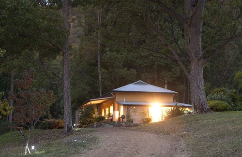 Ellalong Cabin | Lyrebird Studio Secluded Retreat in the Watagans. 20 min drive to Cessnock