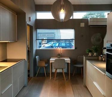 Fredrikstad Apartment | Lys leilighet med fine uteplasser