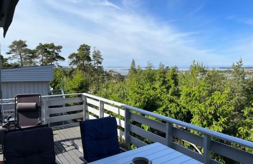 Fredrikstad House | Lys og koselig hytte med flott utsikt og masse sol