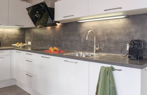 Idskenhuizen House | Lytse Lies 10 person child friendly water villa.