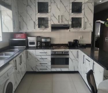 Ethekwini House | Lytton guest house