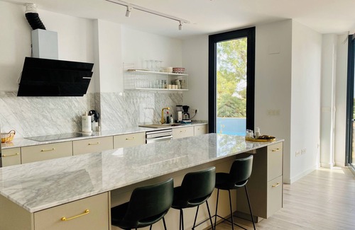 Torre del Mar Villa | Lyxigt Parhus Inrett för Högsta Möjliga Trivsel.privat Pool