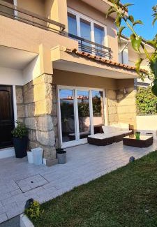 Vila Cha House | Mãe Maria House Pilgrims Santiago