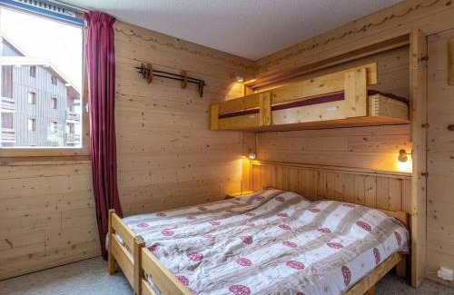 Meribel-Mottaret Apartment | Méribel Mottaret : Appart. Confortable 2 Ch, Balcon, Ski-In/Ski-Out - FR-1-355-50