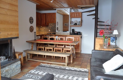 Le Raffort House | Méribel Triplex sleeps 4/5 - 6/7 optional