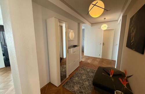Flingern Nord Apartment | Möbelierte 3-Zm-Wohnung mit luxuriöser Innenausstattung in Zentrum