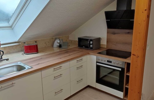 Hofheim in Unterfranken Apartment | Möbilierte Renovierte Ferienwohnung mit Balkon