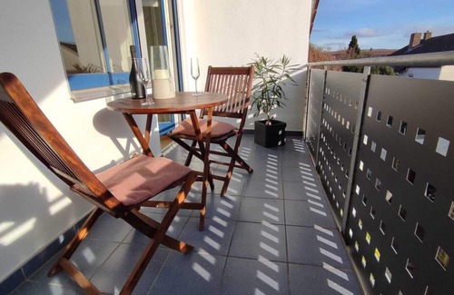 Hofheim in Unterfranken Apartment | Möbilierte Renovierte Ferienwohnung mit Balkon
