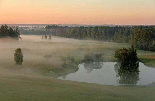 Jaunzemi House | Mājiņa ar pirti ,lauku apvidū.
