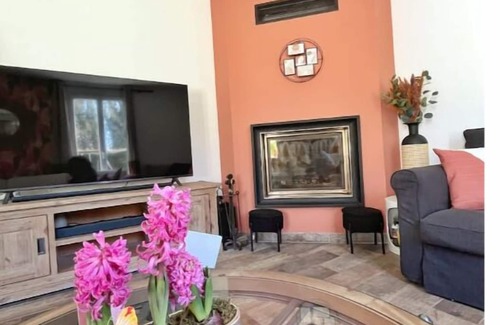 Croissy-Beaubourg House | M&A Spacious Country House for 11 Guests, Near Disneyland and Paris,with Parking