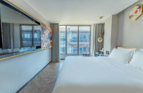 Downtown Beijing Hotel | M Hotel - Beijing Tiananmen Square Qianmen Subway Station