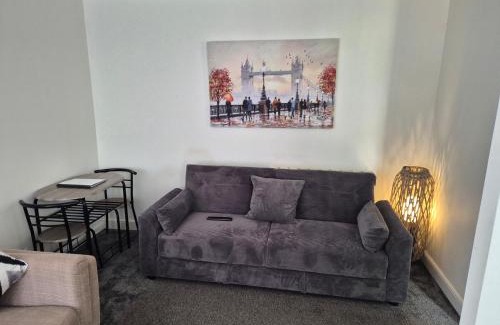 Shotts Apartment | M Rooms 97a at the Brandy Bar