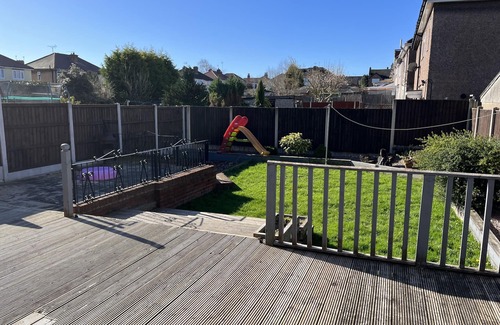 Sutton-in-Ashfield House | M1 Link 3 bed house up to 5 ppl parking,wifi