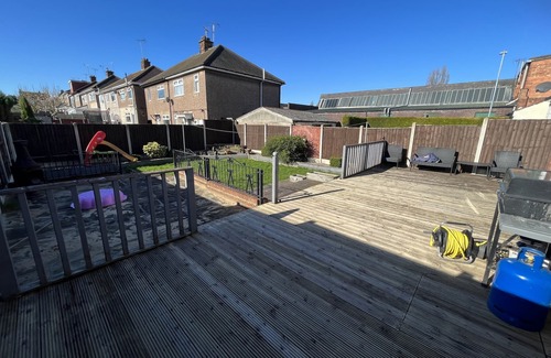 Sutton-in-Ashfield House | M1 Link 3 bed house up to 5 ppl parking,wifi