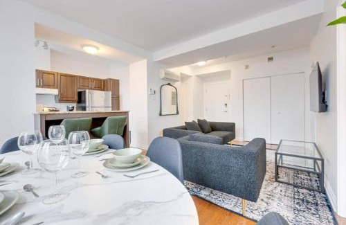 Milton Park Apartment | M11 Gorgeous Bright Corner 2BR in Heart of MTL
