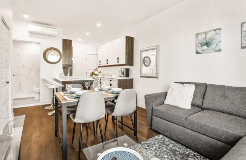 Mile End Apartment | M11Upscale 1BR Sofabed in heart PlateauMile-end