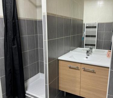 Annemasse Apartment | M12 Marquer joli studio
