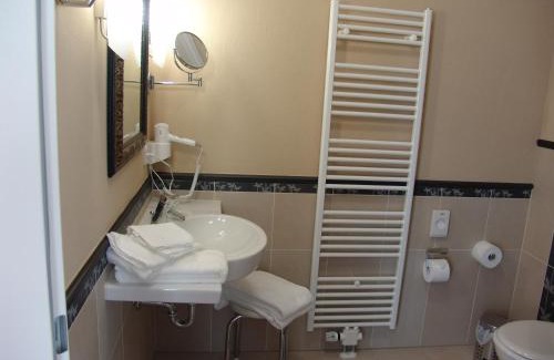 Riol Hotel | M13 Hotel