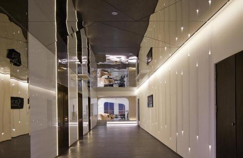 Yuzhong Hotel | m58 Sky Sunset Hotel