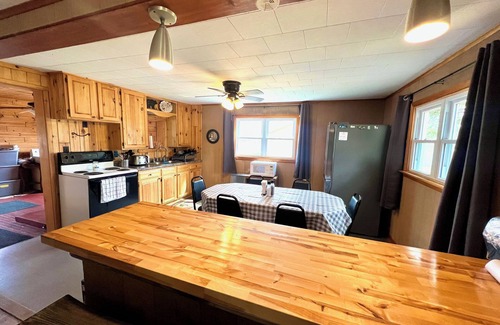 Grand Marais House | M77 cabin with additional bunkhouse & two car heated garage