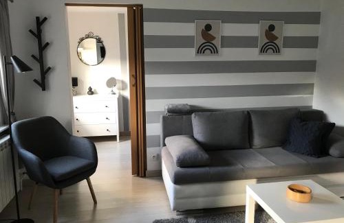 Czestochowa Apartment | Mały biały domek