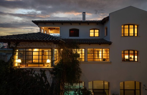 Kerameikos Villa | Ma Maison Downtown Villa N°8, Indoor Heated Pool,20 minutes to Acropolis & Plaka