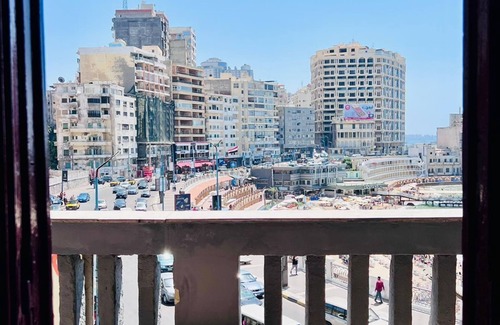 Sidi Jabir Apartment | Ma Maison, Luxury 3-bedroom apartment with Sea View on Stanley bridge Alexandria