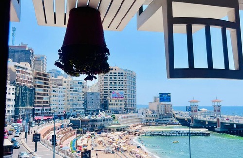 Sidi Jabir Apartment | Ma Maison, Luxury 3-bedroom apartment with Sea View on Stanley bridge Alexandria