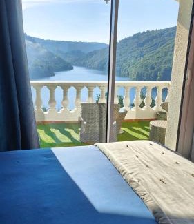 Miremont House | Ma villa au bord de l'eau