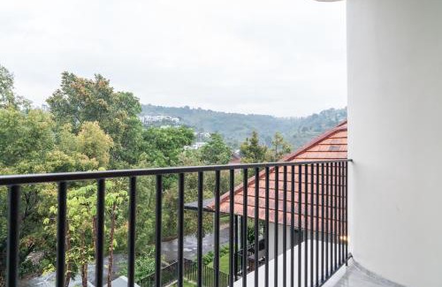 Bandung Villa | Maaplewood mountain view 9 bedrooms villa with a private heated pool and movie room
