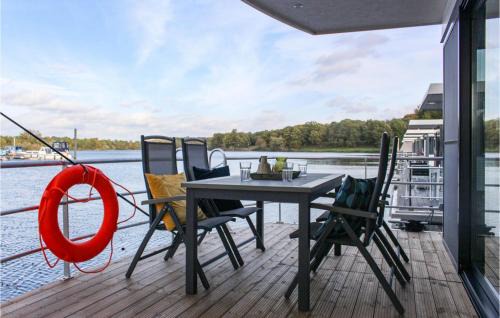 Leuken Boat Rental | Maasparel