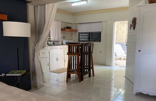 Belize City Apartment | Maasta G Studio