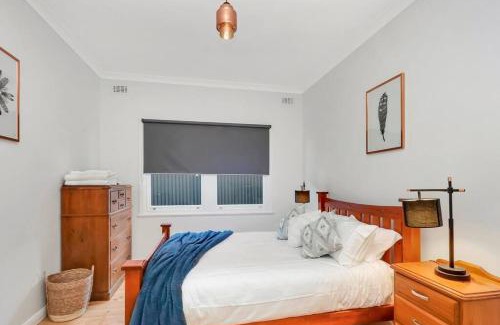 Broken Hill House | Mabel’s retreat 4 bedrooms,Wifi,Netflix,Kayo