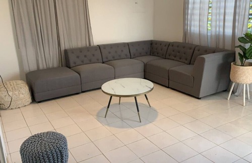 Mora House | Mabodamaca Luxury House is a house located near the beach and airport