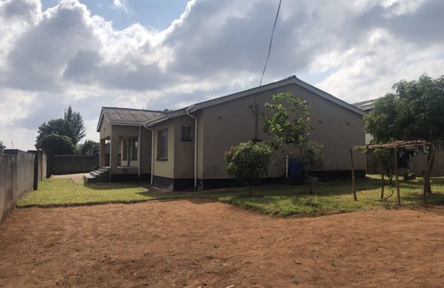 Masvingo House | “MABWE Residence 3mins from Great Zimbabwe Ruins