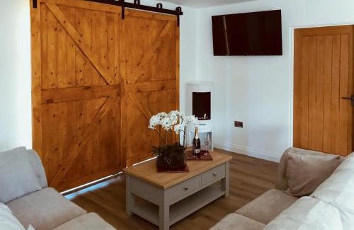Sudbury House | Mac Shack Cottage