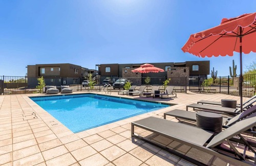 North Scottsdale Condo | Macallister Luxe 1006 | Desert Views & Heated Pool