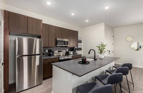 North Scottsdale Condo | Macallister Luxe 1008 | Close to Golf |Heated Pool