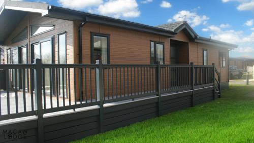 Malton Ski Chalet | Macaw Lodge